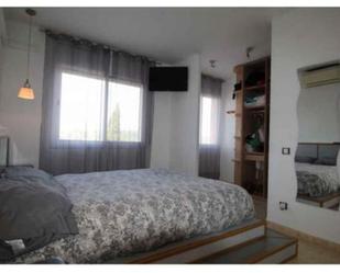 Schlafzimmer von Wohnung zum verkauf in Masdenverge mit Terrasse