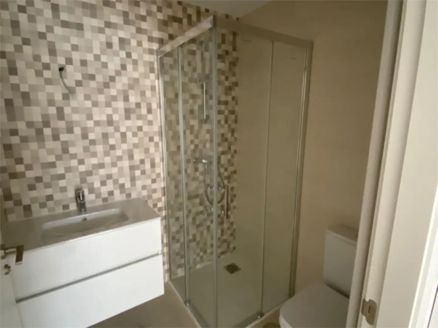 Piso en venta en Rúa Tomás A. Alonso, 93, Plaza Industria Baño de Piso en venta en Vigo con Calefacción, Parquet y Trastero