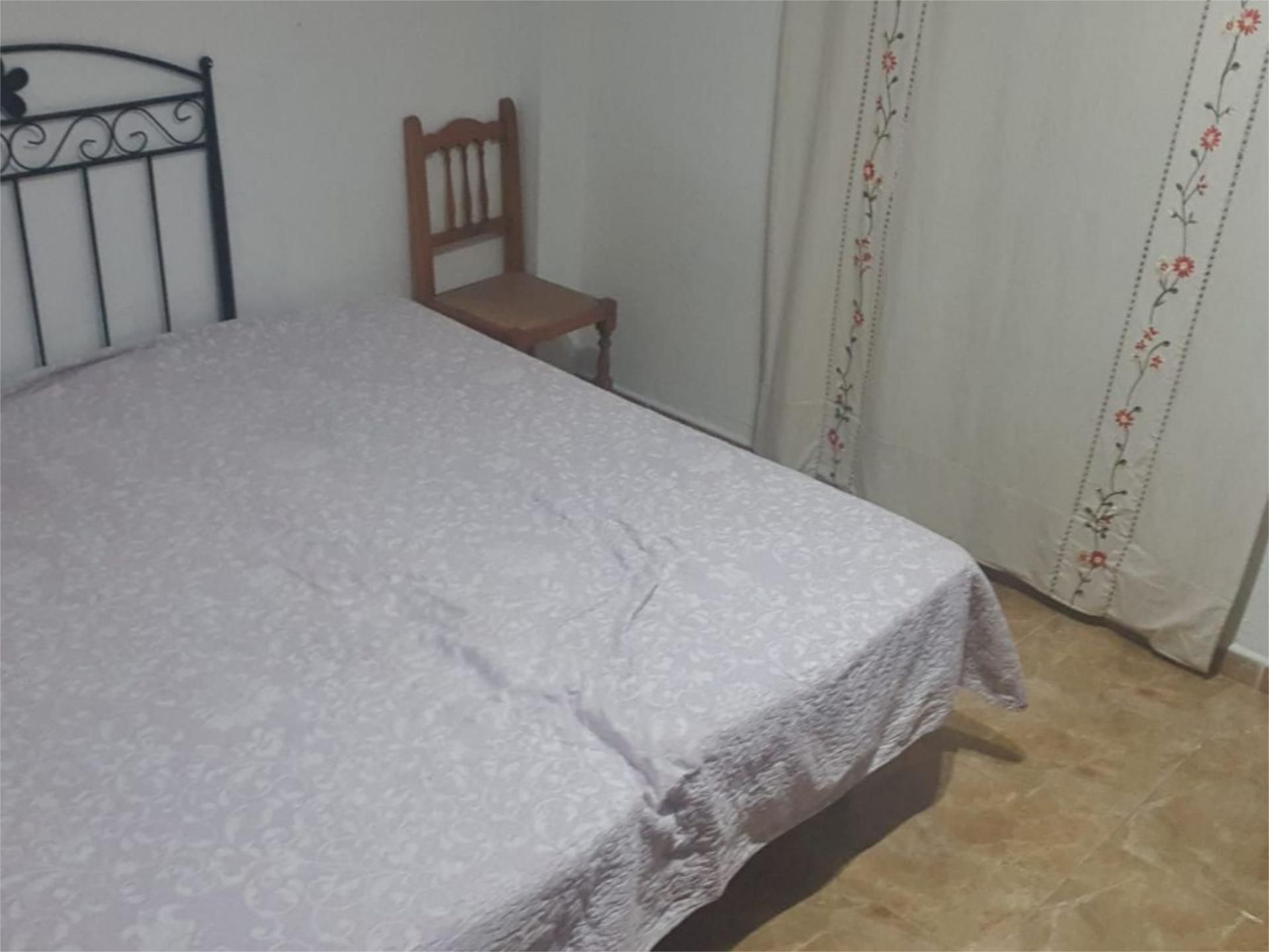 Dormitori de Apartament per a compartir en  Almería Capital