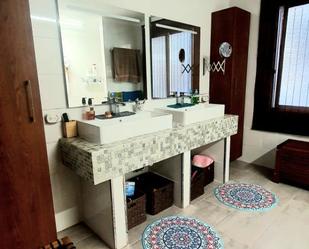 Bathroom of Flat for sale in San Cristóbal de la Laguna  with Terrace and Balcony