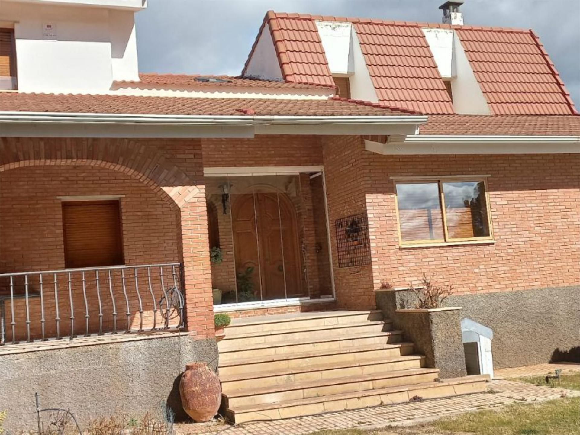 Exterior view of House or chalet for sale in  Teruel Capital  with Heating, Private garden and Terrace