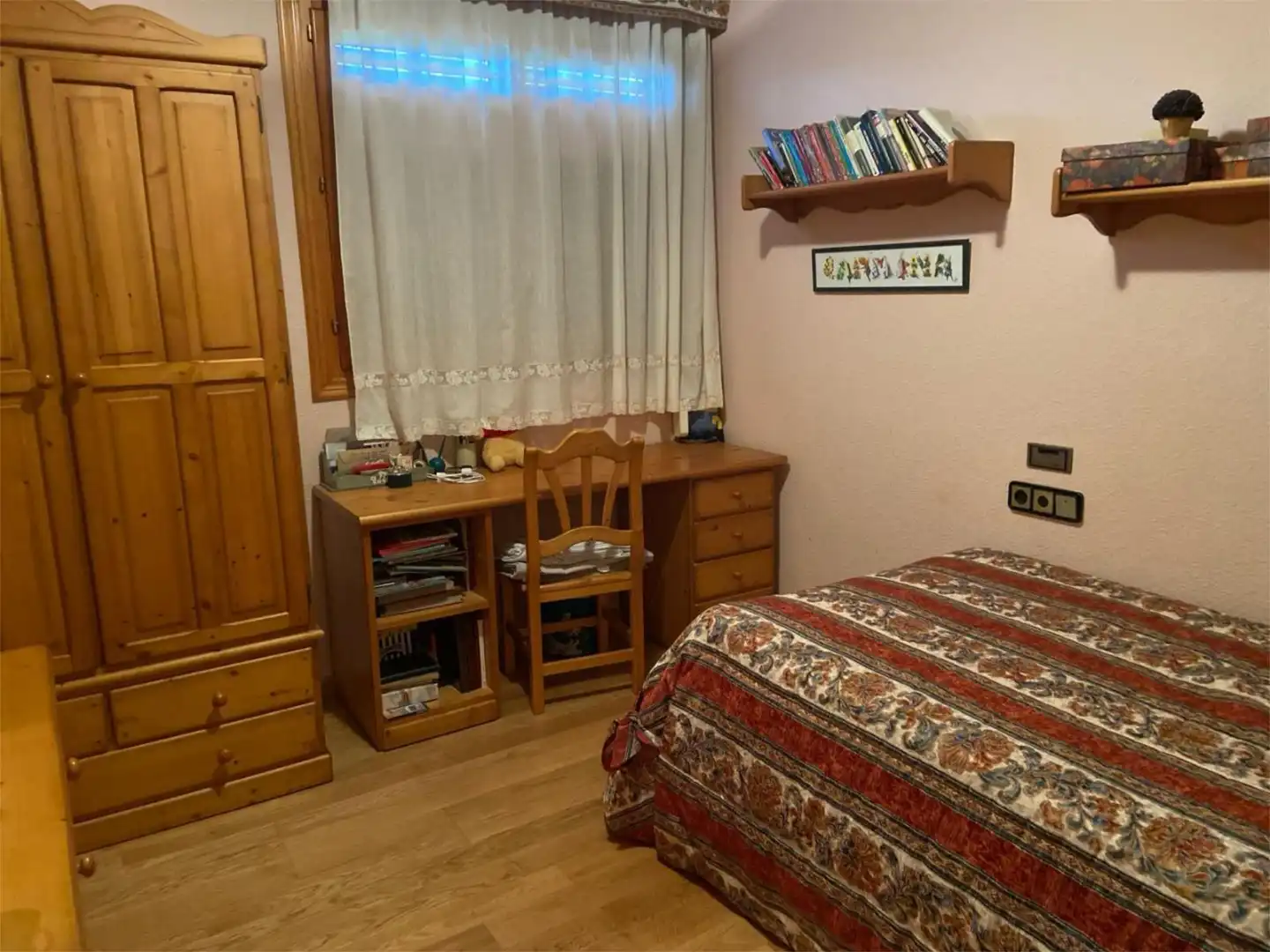 Piso en venta en La Ermita, 20, El Pinar - San León - Las Viñas Habitación de Piso en venta en Teruel con Calefacción, Jardín privado y Terraza
