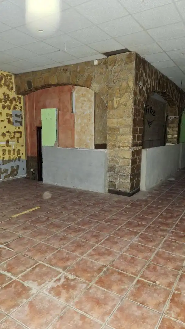 Local de alquiler en Rúa de Pablo Iglesias, 16, Boiro