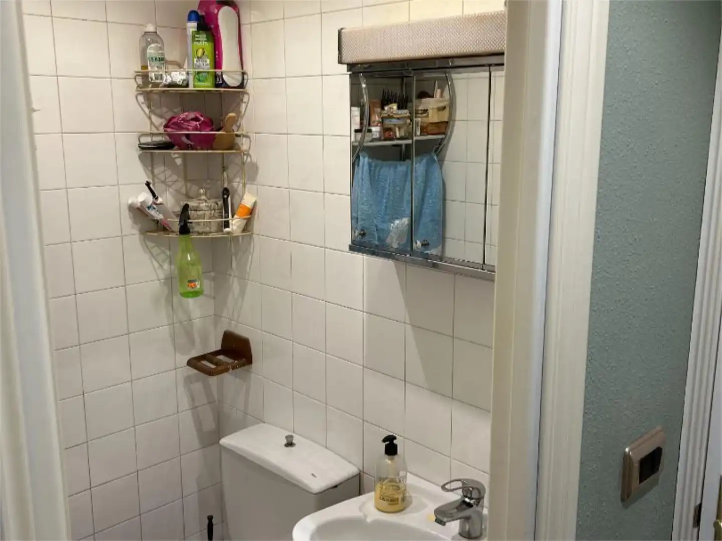 Piso en venta en Calle Miguel Servet, 4, Ayerbe Baño de Piso en venta en Ayerbe con Calefacción, Trastero y Amueblado