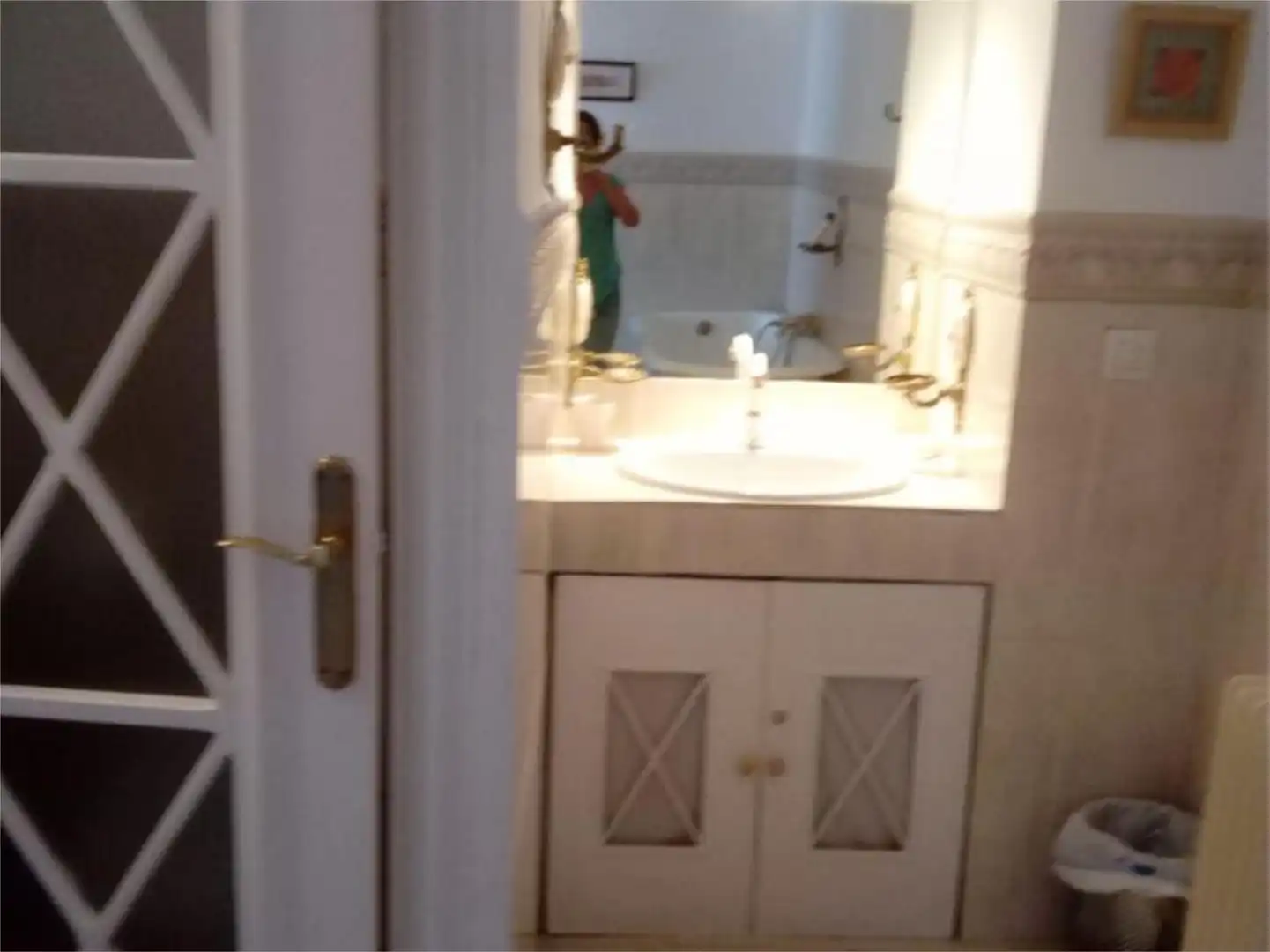 Bathroom of Flat for rent in Almagro  with Air Conditioner, Heating and Terrace