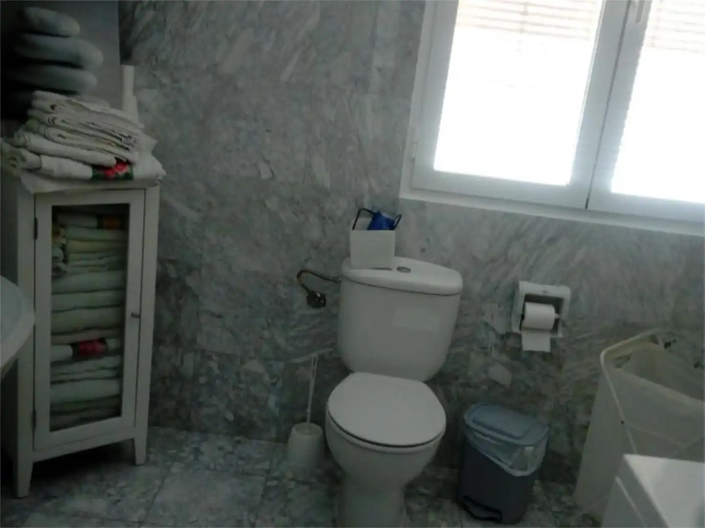 Bathroom of Flat for rent in Almagro  with Air Conditioner, Heating and Terrace