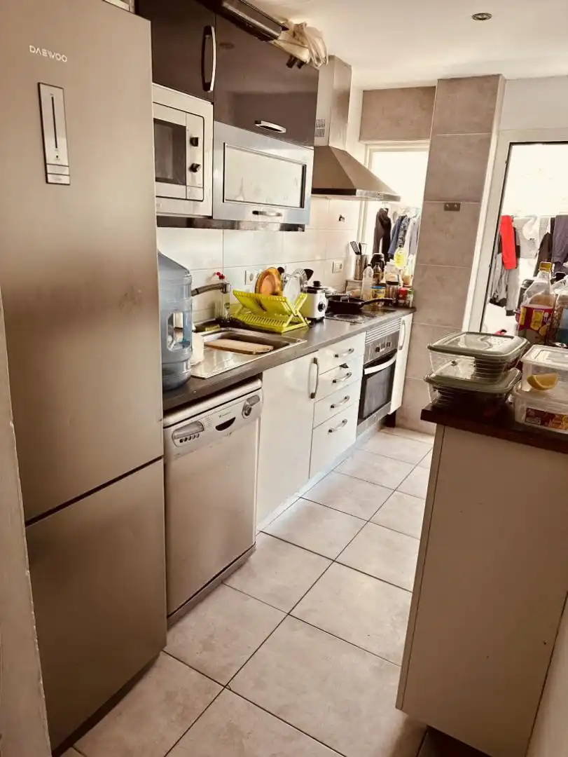 Kitchen of Flat for share in Calvià  with Microwave
