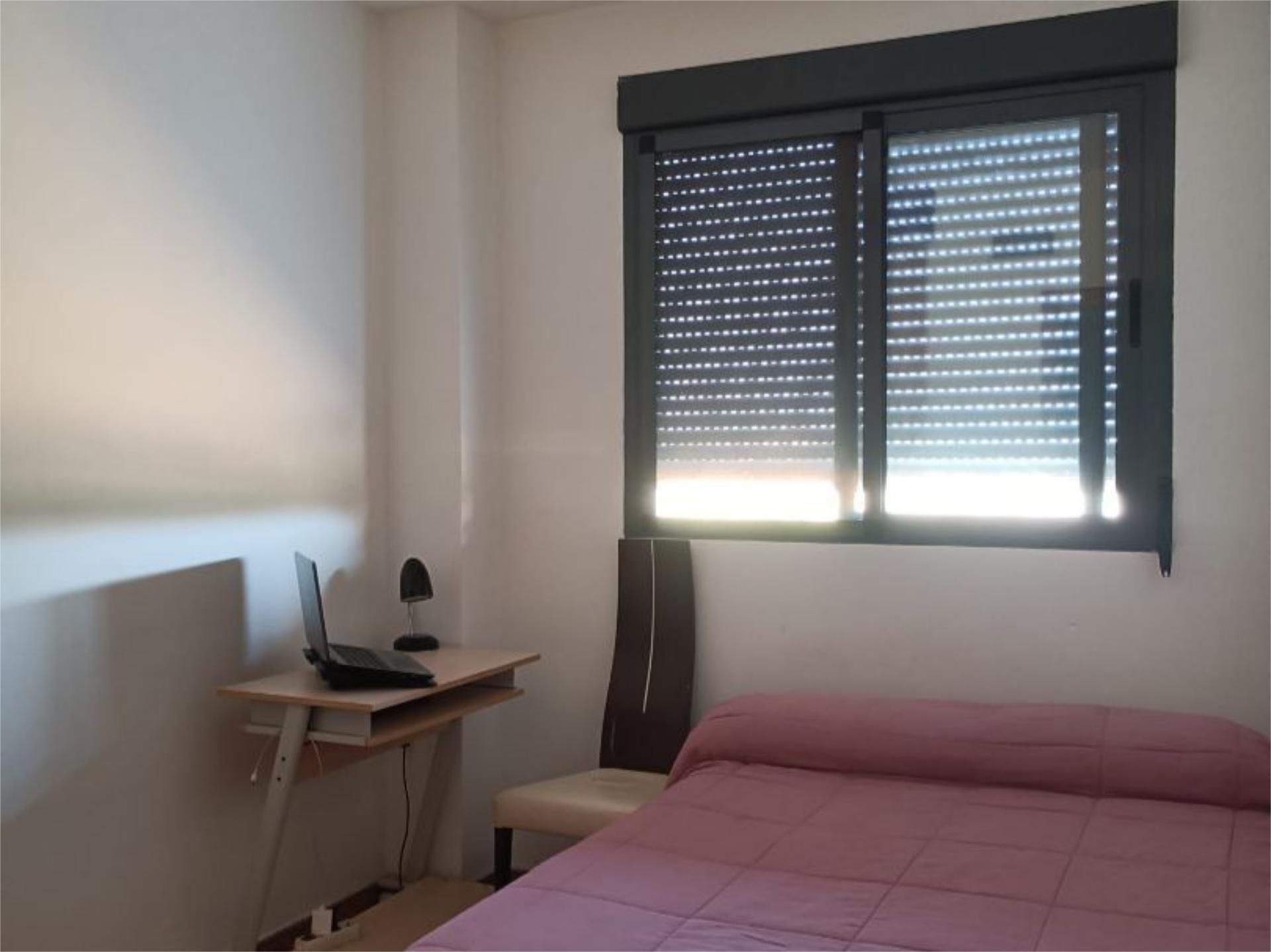 Apartamento para compartir en Avinguda de Barcelona, Museros Habitación de Apartamento para compartir en Museros con Calefacción, Piscina y Amueblado