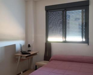 Dormitori de Apartament per a compartir en Museros amb Piscina i Balcó