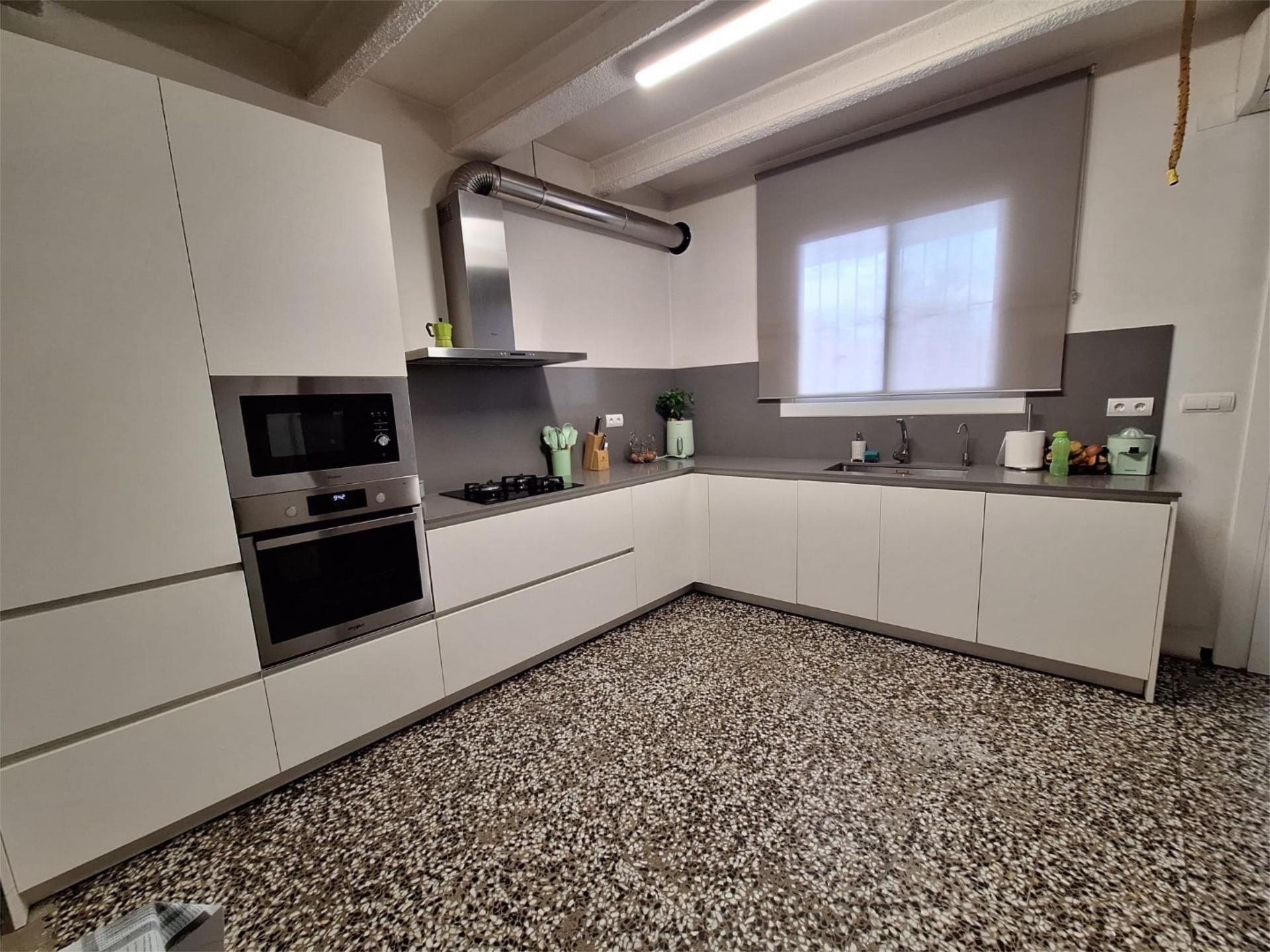 Cuina de Casa adosada en venda en Tortosa amb Aire condicionat i Terrassa