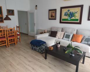 Sala d'estar de Casa adosada en venda en Esparreguera amb Aire condicionat, Terrassa i Balcó