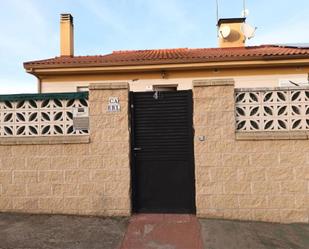 Exterior view of Single-family semi-detached for sale in Loranca de Tajuña  with Terrace and Balcony