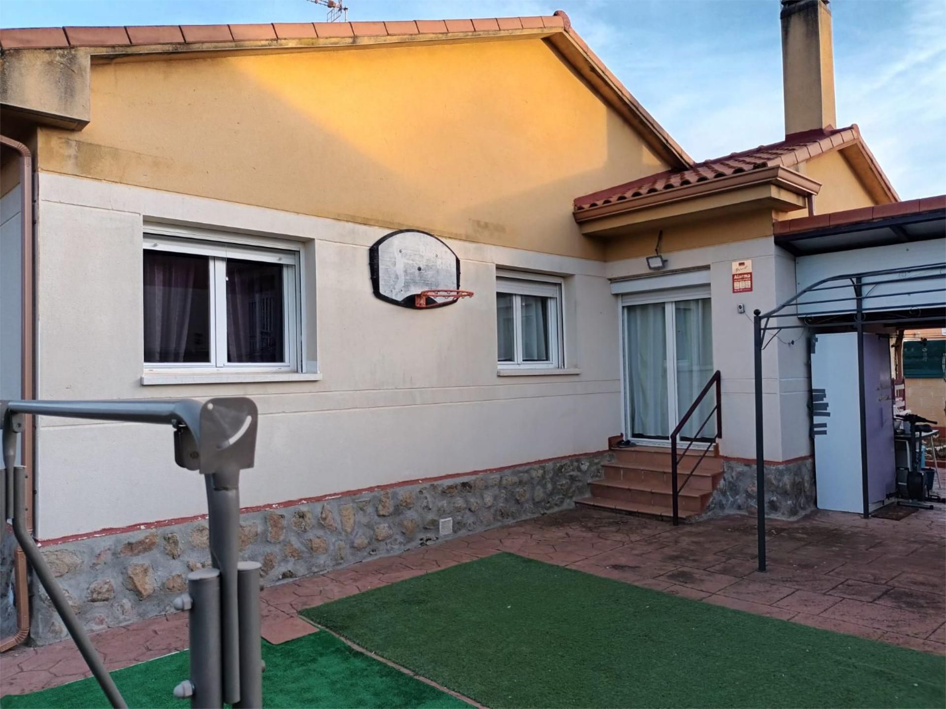 Exterior view of Flat for sale in Loranca de Tajuña  with Heating, Private garden and Terrace