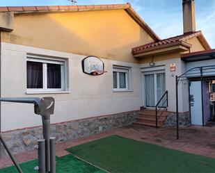 Exterior view of Single-family semi-detached for sale in Loranca de Tajuña  with Terrace and Balcony