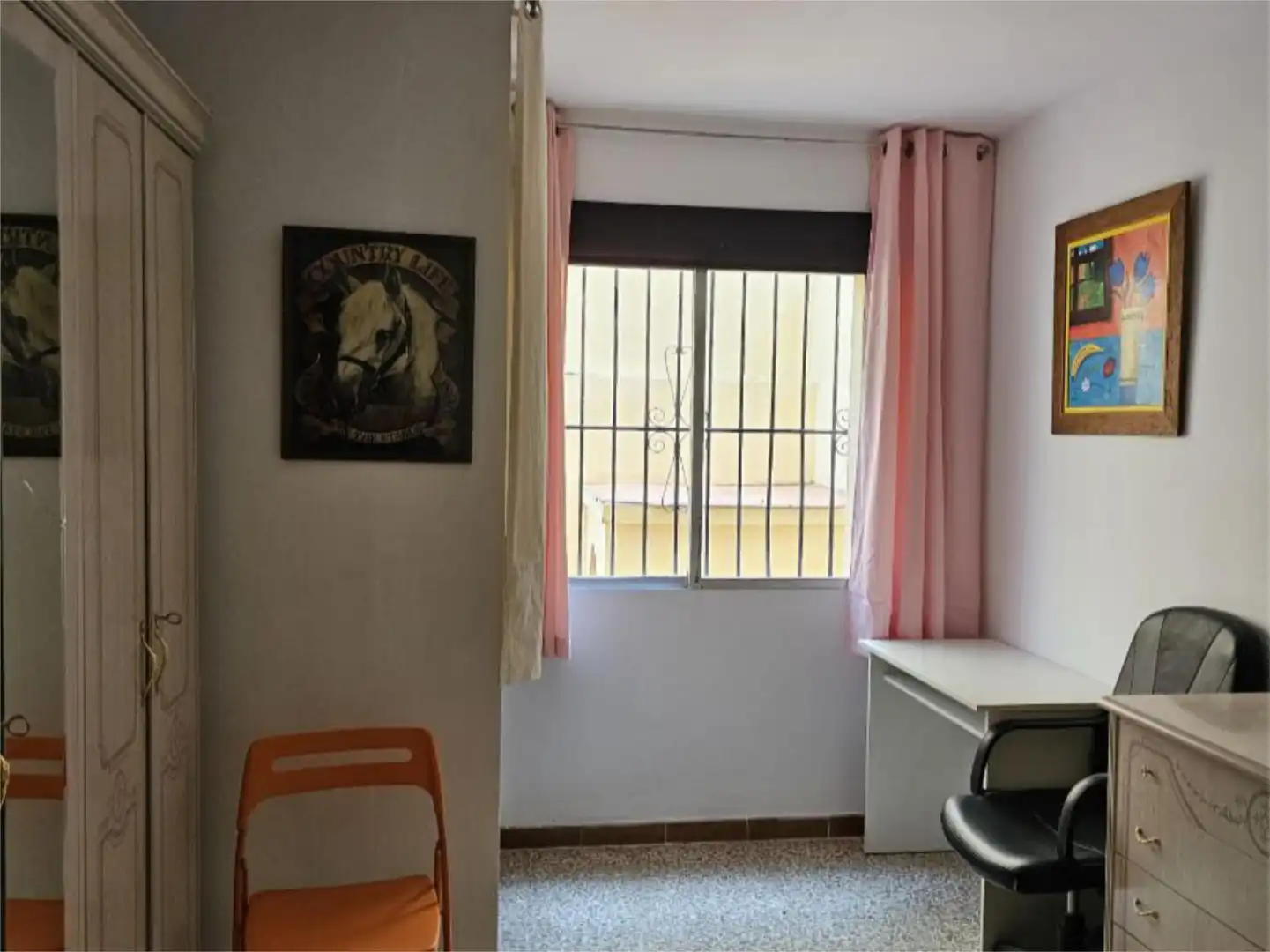 Pis de lloguer a Calle Loja, 17, Capuchinos - Los Olivos Dormitori de Pis de lloguer en Vélez-Málaga amb Moblat i Balcó