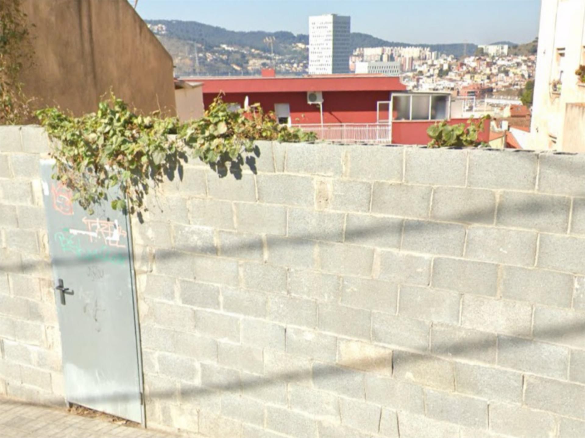 Exterior view of Land for sale in Santa Coloma de Gramenet