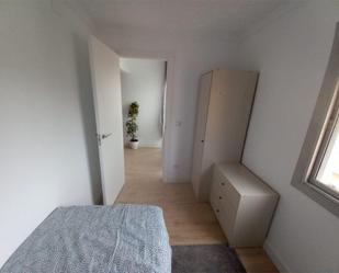 Bedroom of Flat to share in Santa Coloma de Gramenet