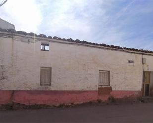 Vista exterior de Casa adosada en venda en Madroñera