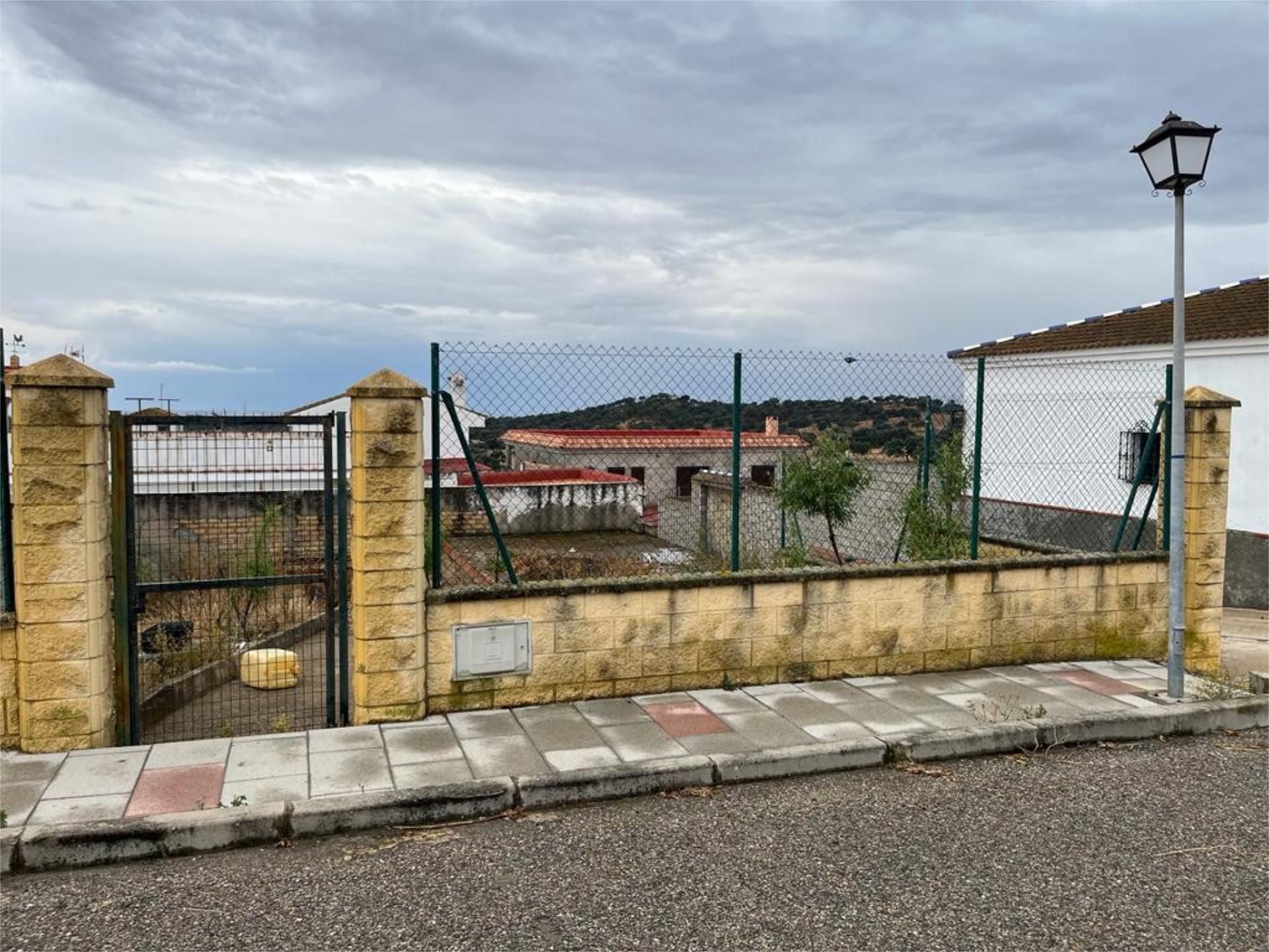 Single-family semi-detached for sale in El Garrobo