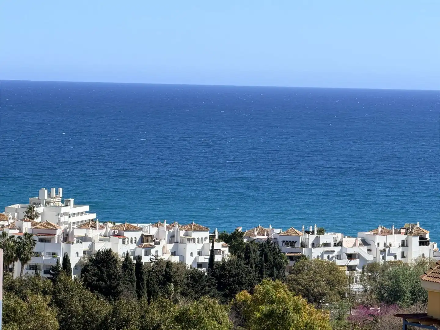 Vista exterior de Àtic en venda en Benalmádena amb Aire condicionat i Piscina