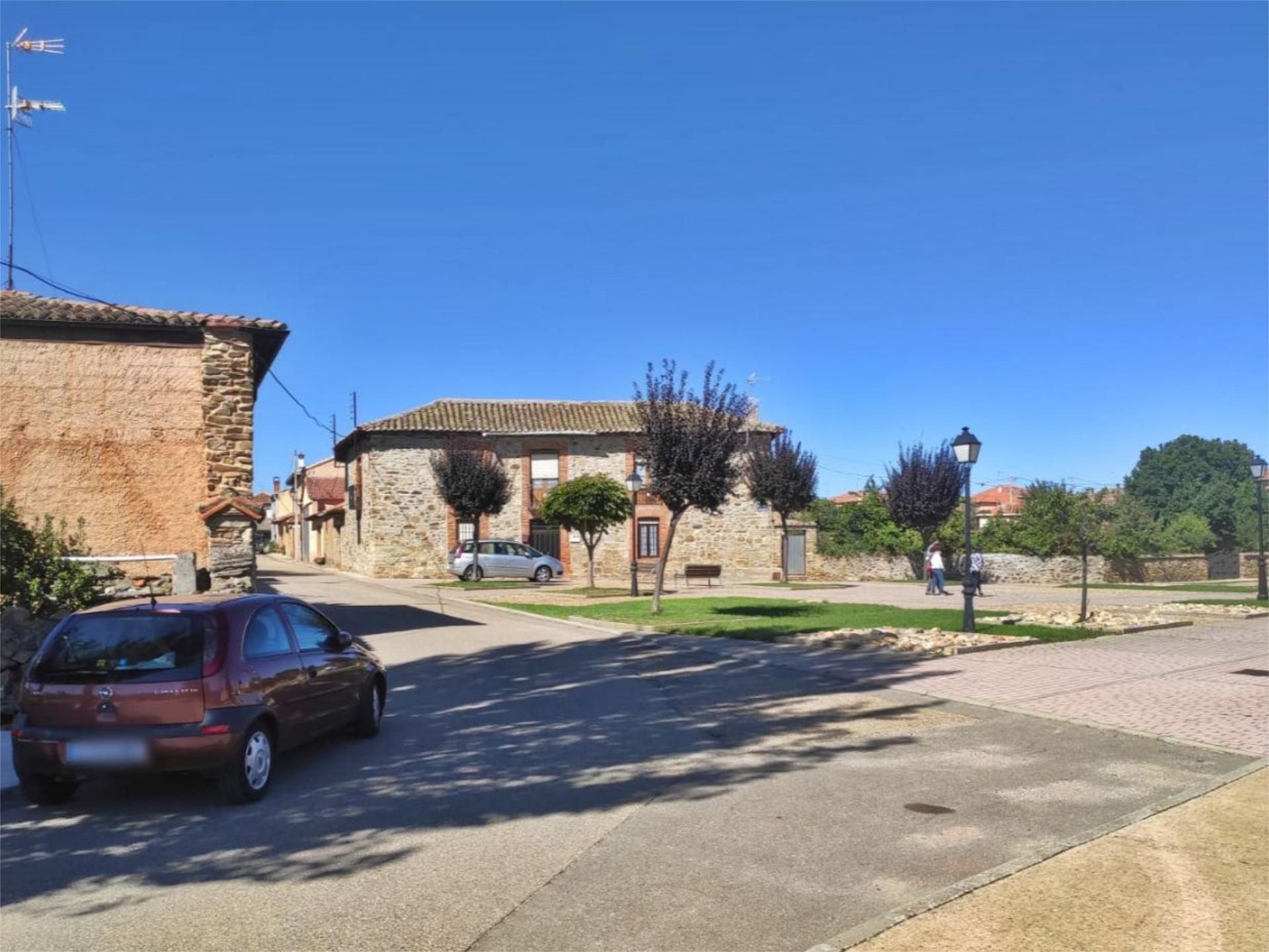 Exterior view of House or chalet for sale in Santiago Millas  with Balcony