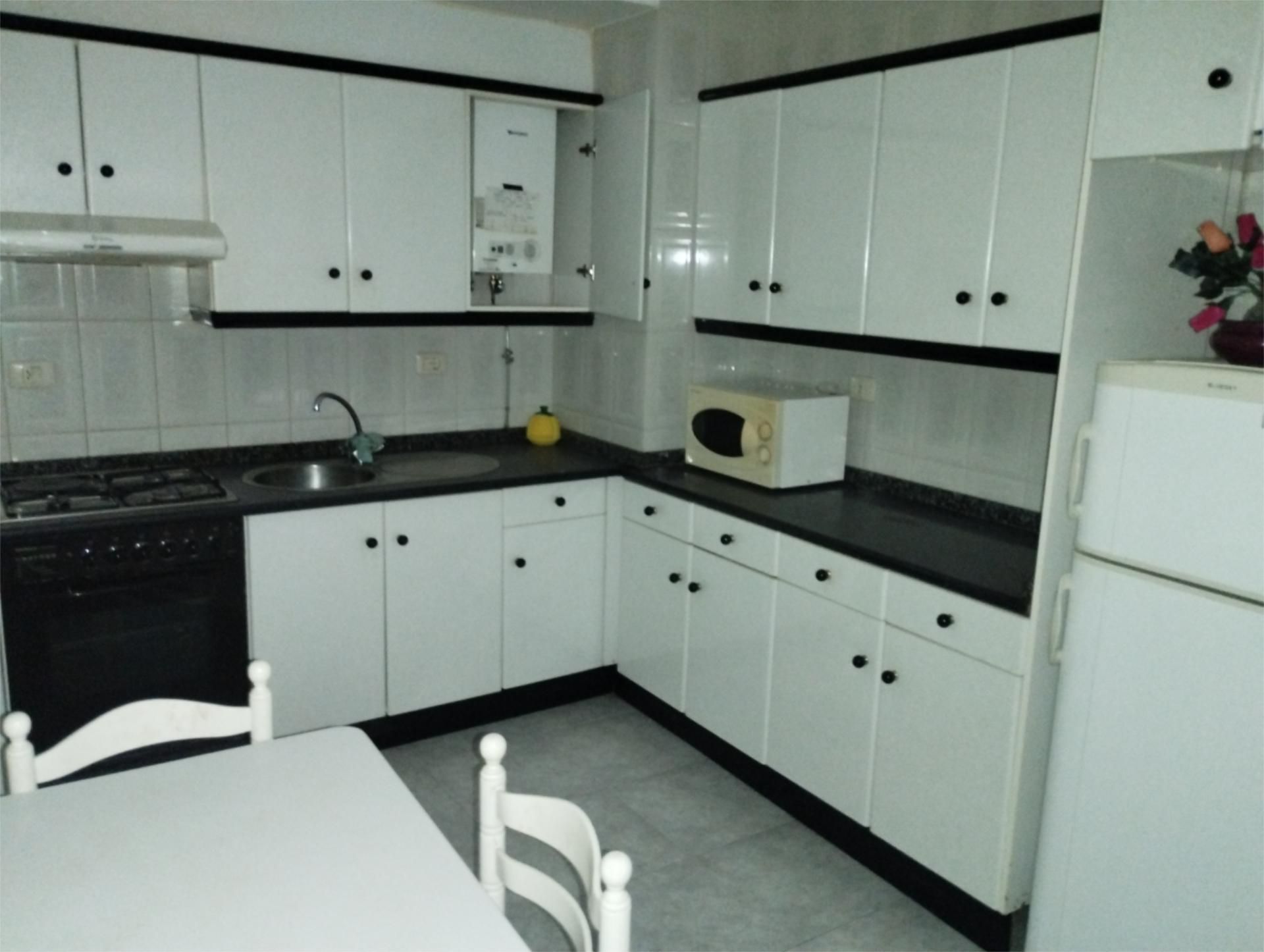 Cuina de Apartament en venda en O Barco de Valdeorras   amb Calefacció i Traster