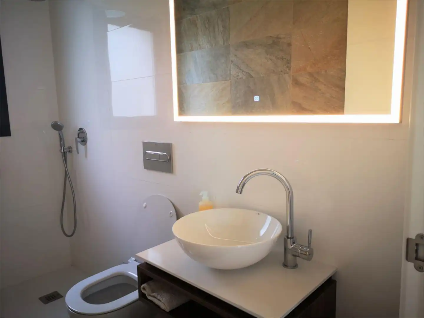 Bathroom of Apartments for rent in Elche / Elx  with Air Conditioner, Terrace and Swimming Pool