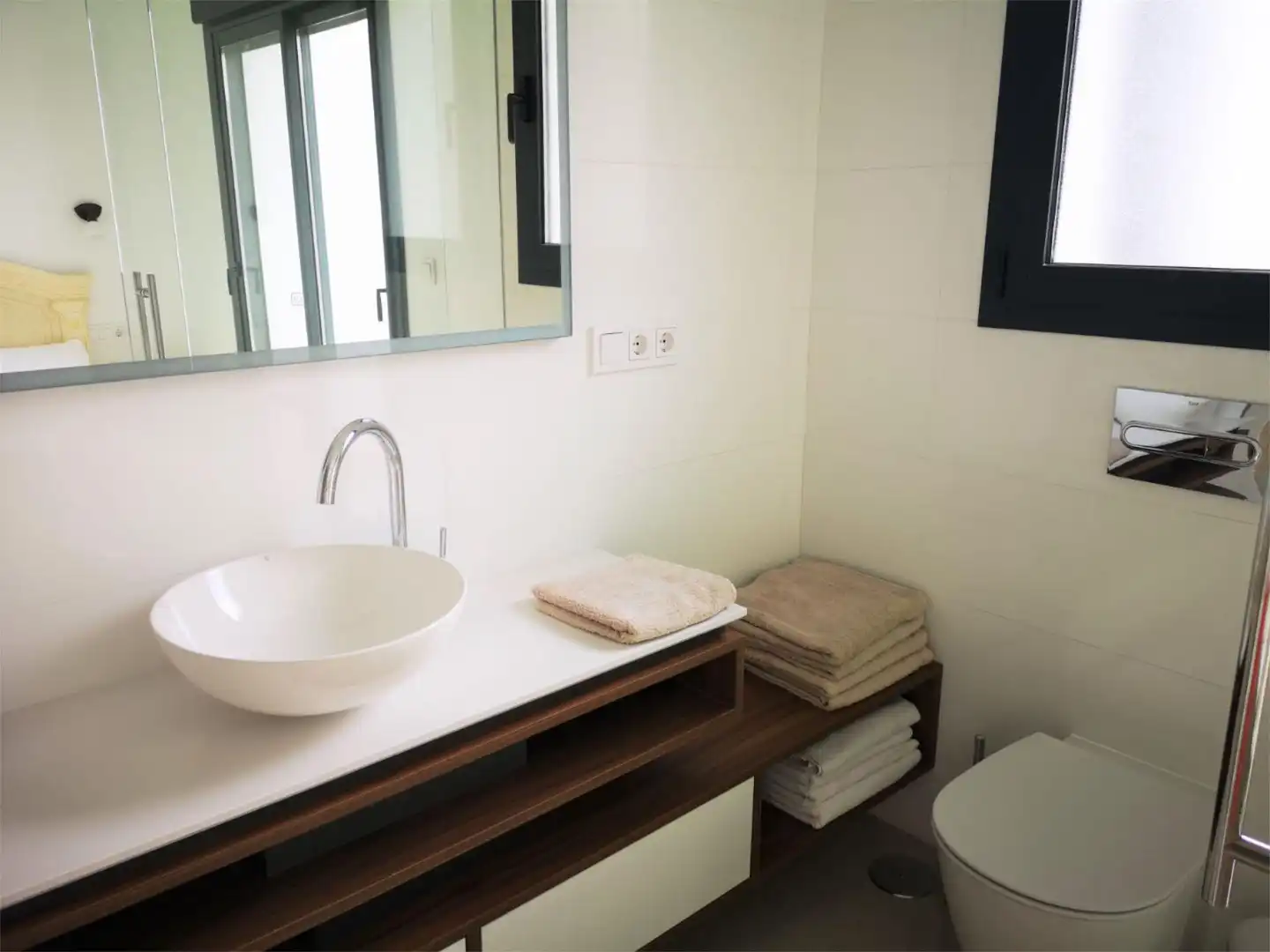 Bathroom of Apartments for rent in Elche / Elx  with Air Conditioner, Terrace and Swimming Pool