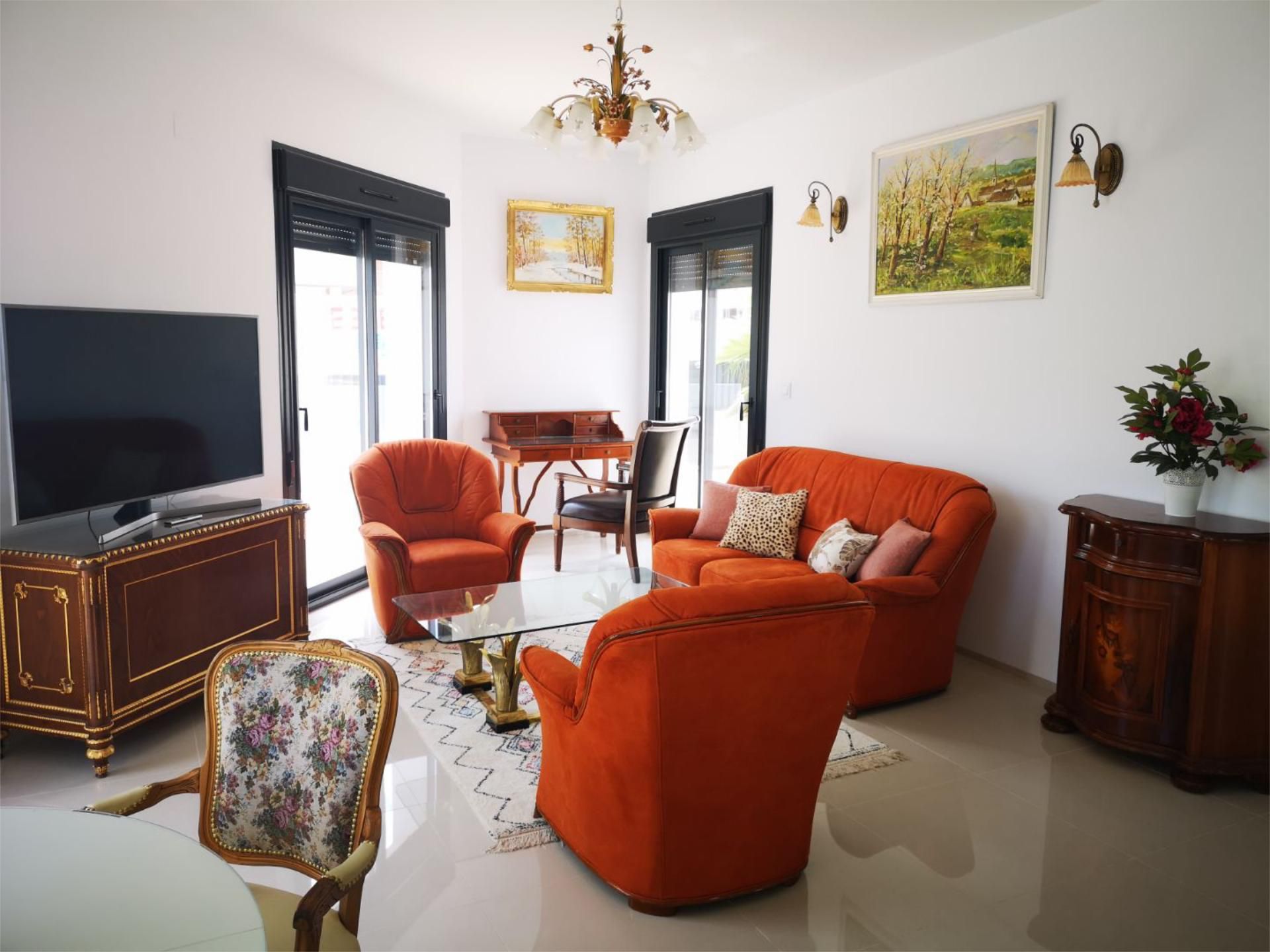 Sala d'estar de Apartament de lloguer en Elche / Elx amb Aire condicionat, Calefacció i Jardí privat