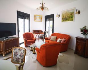 Sala d'estar de Apartament de lloguer en Elche / Elx amb Aire condicionat, Terrassa i Piscina
