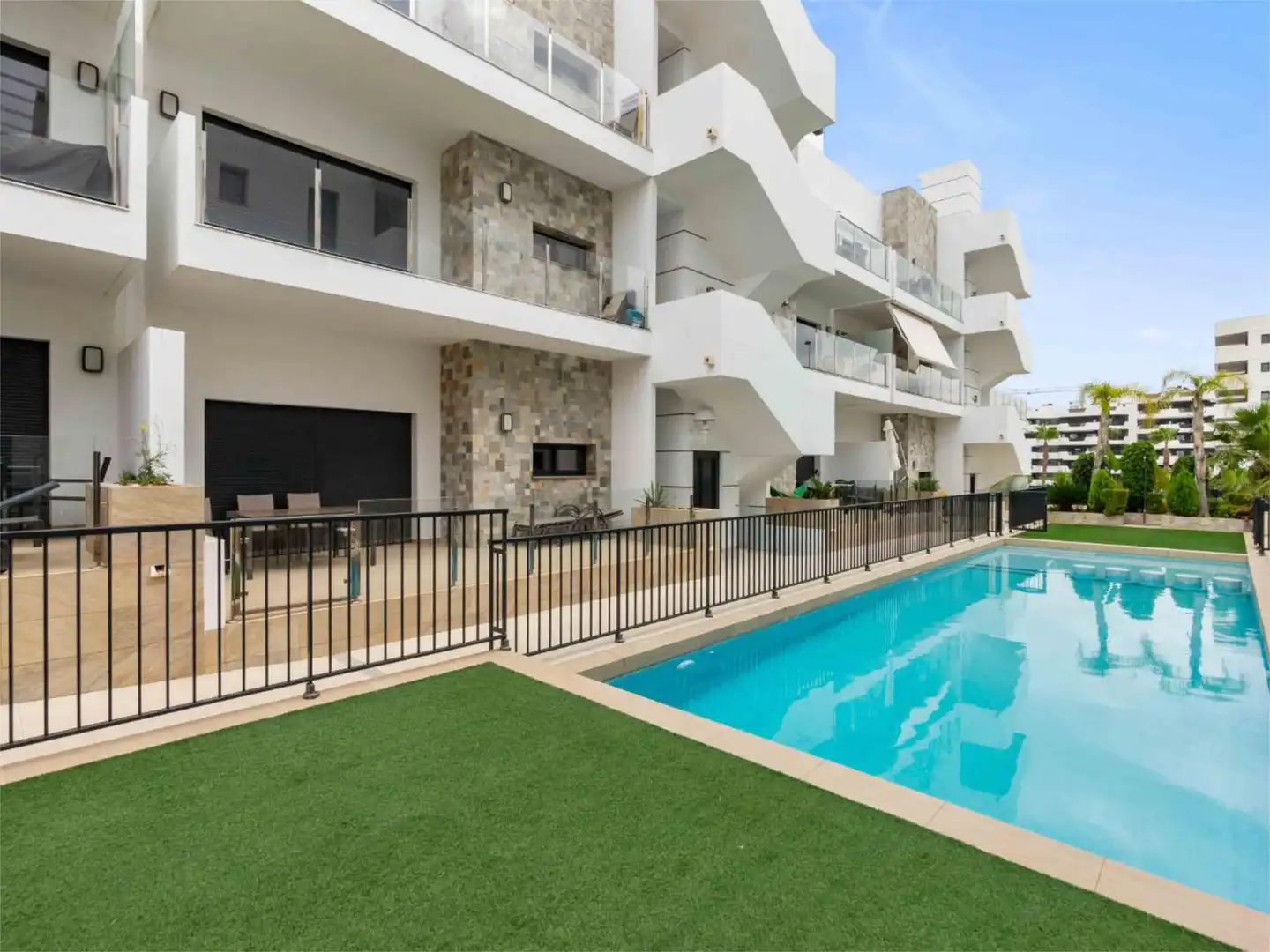Swimming pool of Apartments for rent in Elche / Elx  with Air Conditioner, Terrace and Swimming Pool