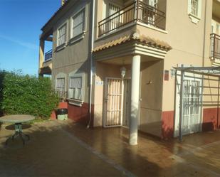 Vista exterior de Casa adosada en venda en Orihuela amb Aire condicionat, Terrassa i Piscina