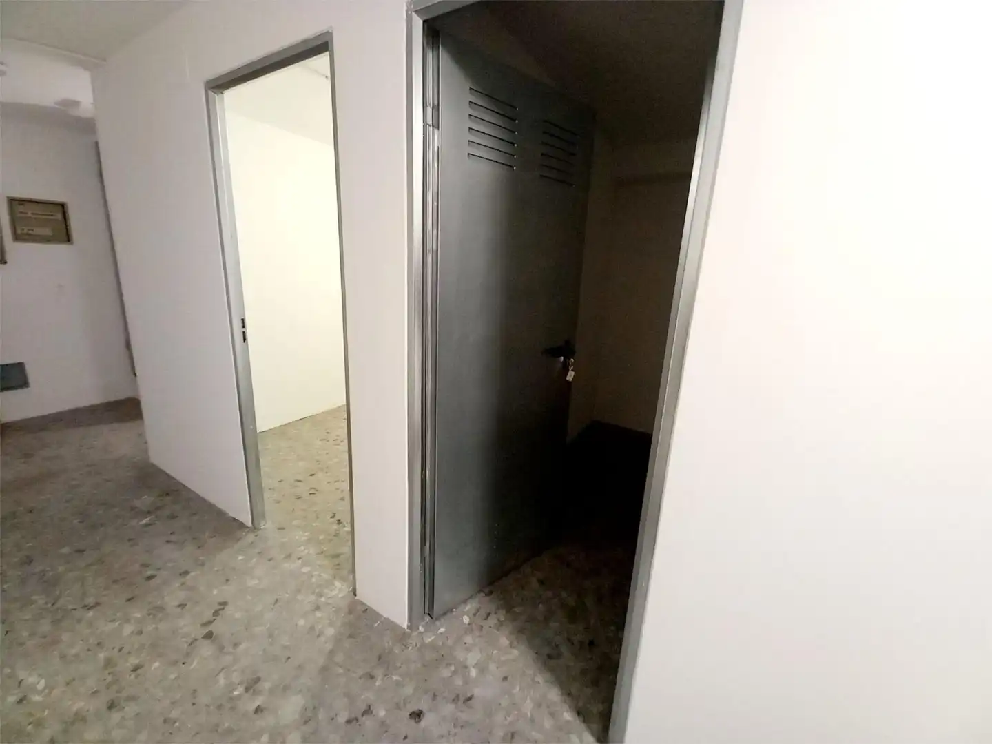Storage room for sale in Burgos