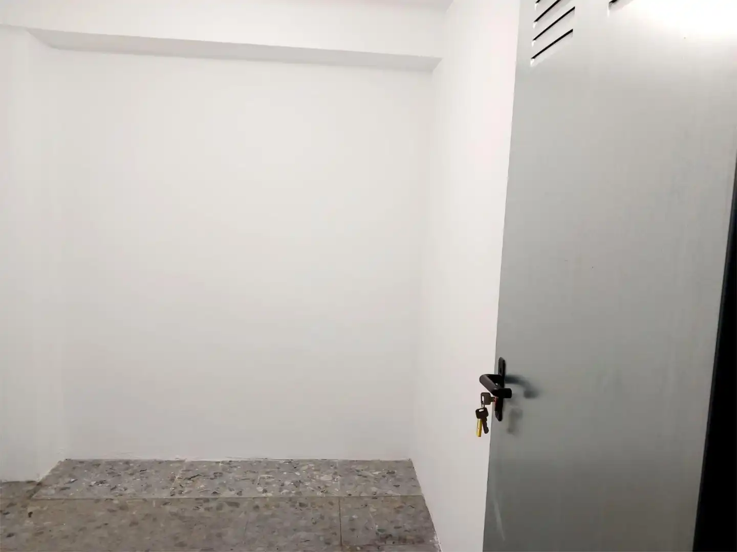 Storage room for sale in Burgos