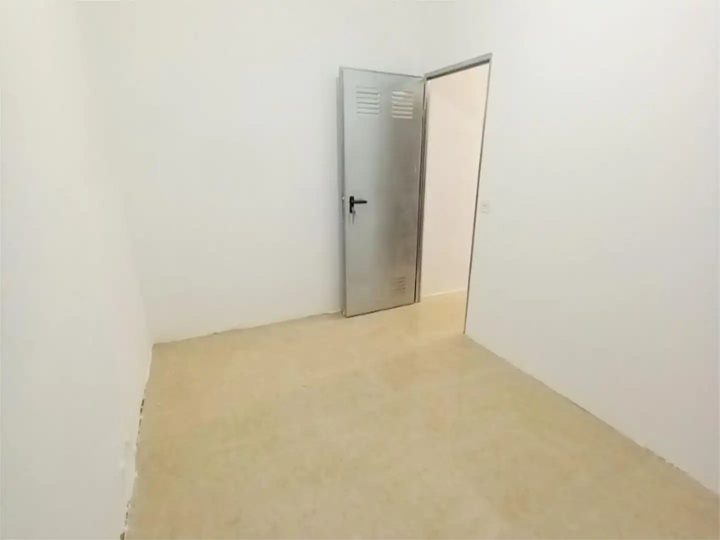 Storage room for sale in Burgos