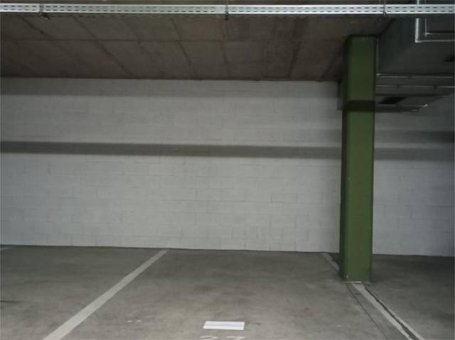 Garaje en Alquiler en Calle Estrella Regulo, 6 en Pino Montano - Consolación