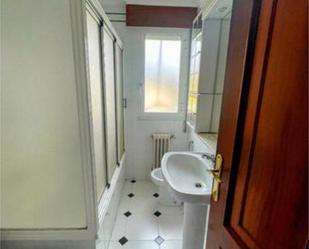 Bathroom of Flat for sale in Meira