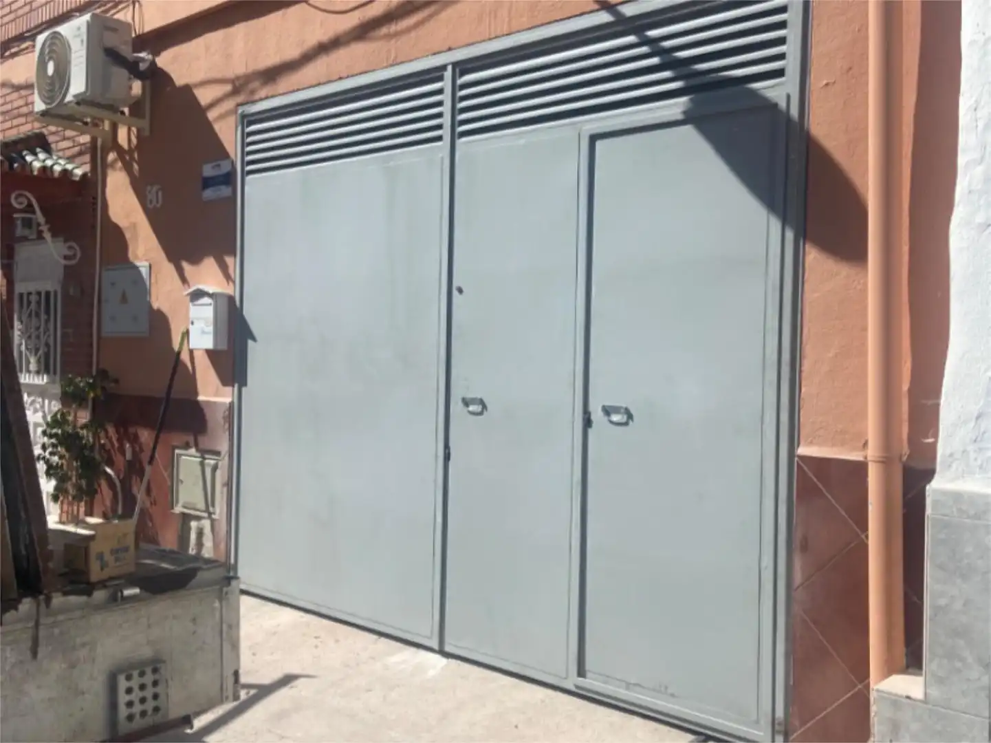 Vista exterior de Local de alquiler en Málaga con Aire acondicionado