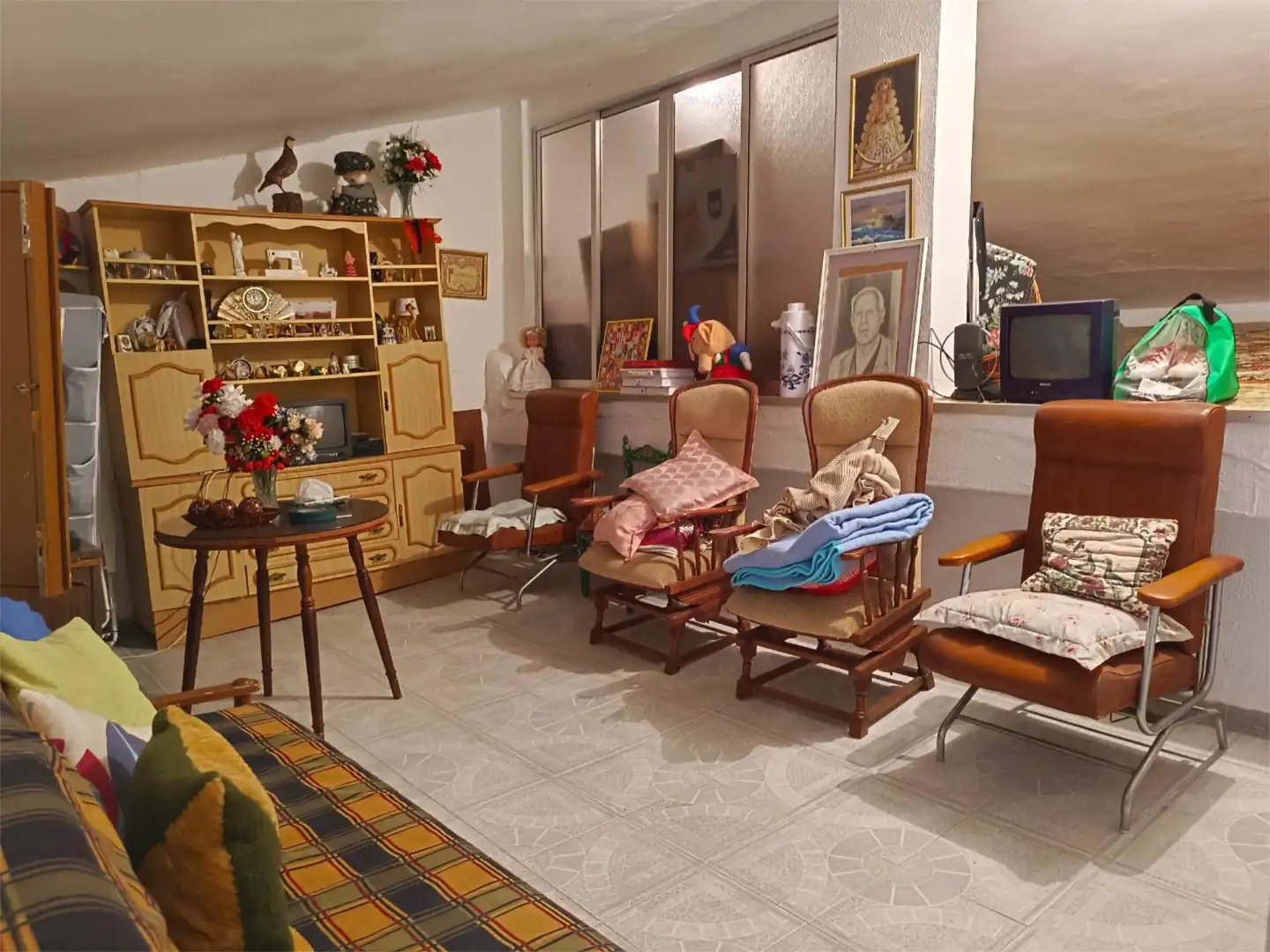 Casa adosada en venta en Calle Beato Queija Vega, 40, Minas de Riotinto Sala de estar de Casa adosada en venta en Minas de Riotinto con Terraza