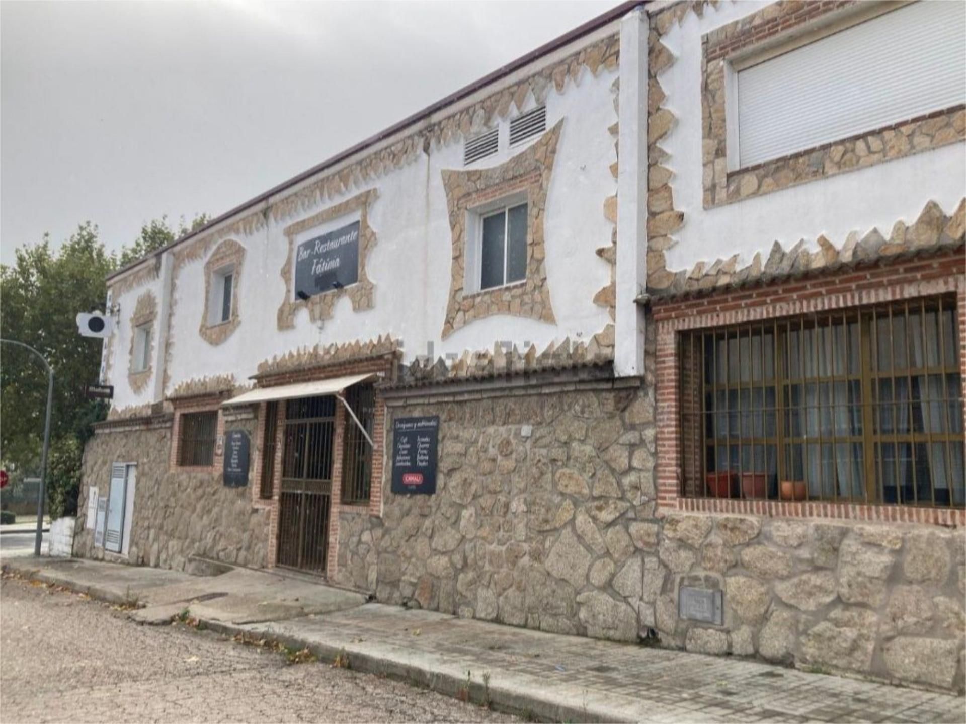 Exterior view of Premises for sale in San Martín de Valdeiglesias  with Air Conditioner, Heating and Furnished