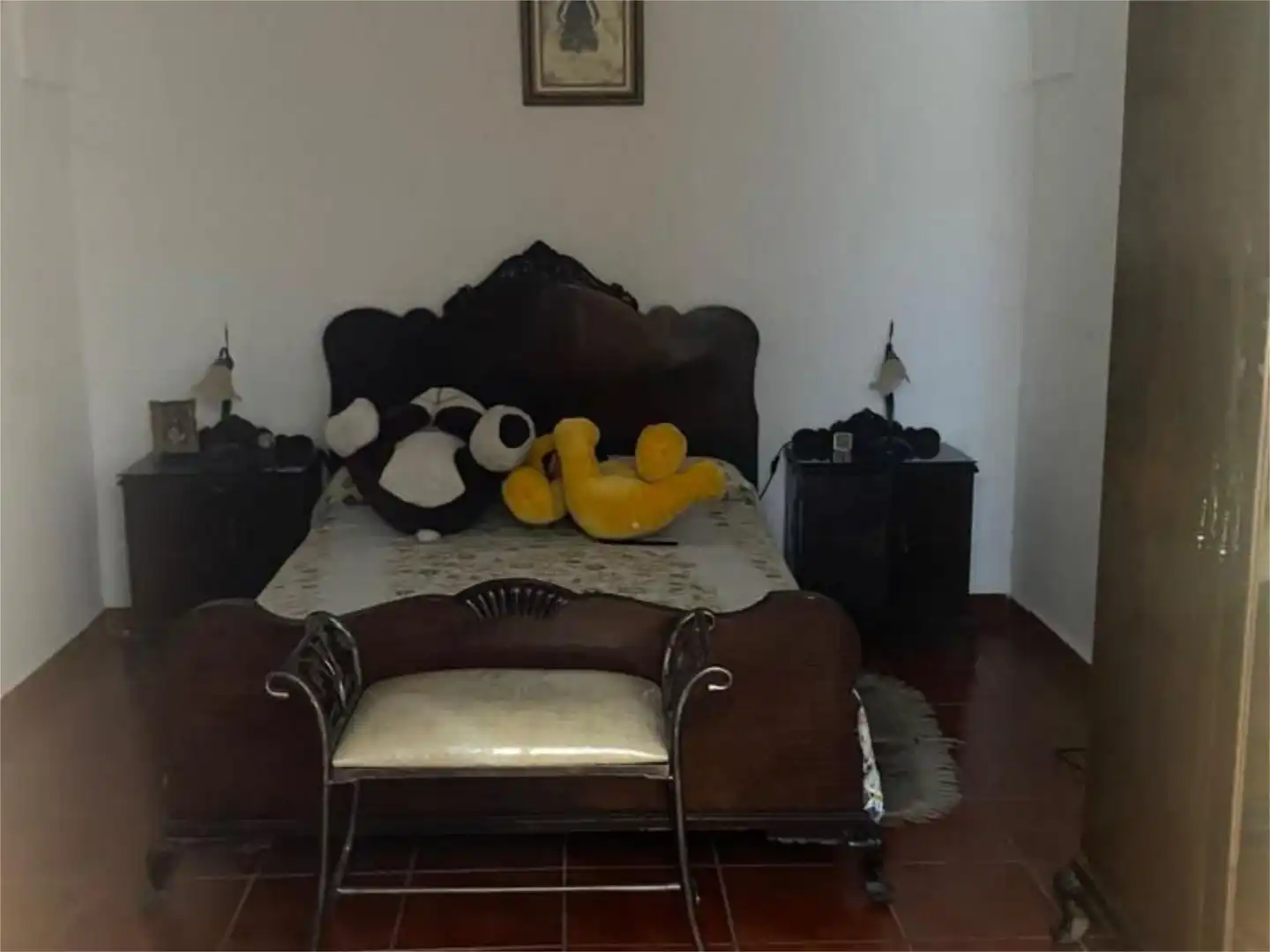 Casa adosada en venda a Calle Real Baja, 34, Cardeña Dormitori de Casa adosada en venda en Cardeña amb Jardí privat, Terrassa i Piscina