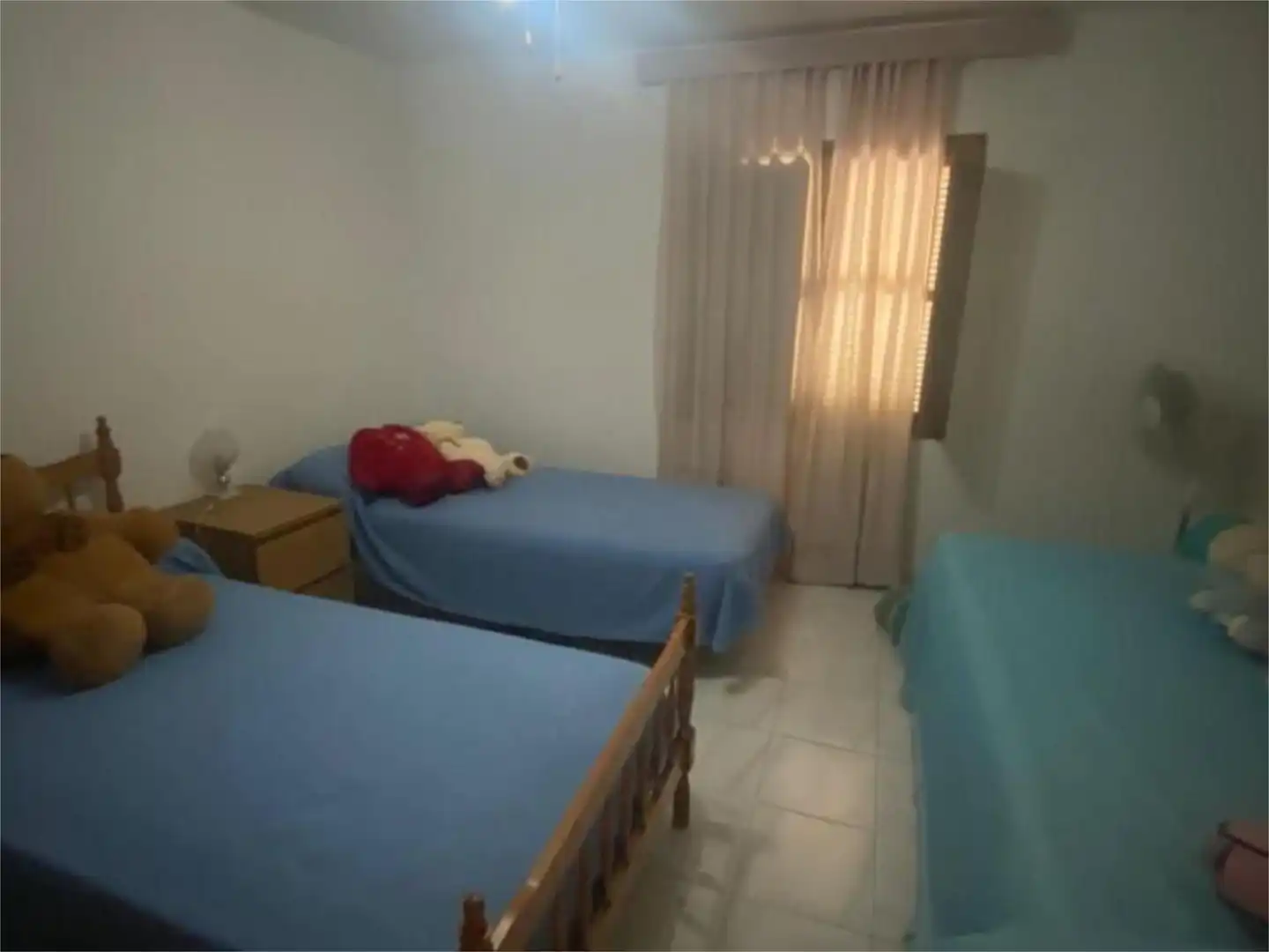 Casa adosada en venda a Calle Real Baja, 34, Cardeña Dormitori de Casa adosada en venda en Cardeña amb Jardí privat, Terrassa i Piscina