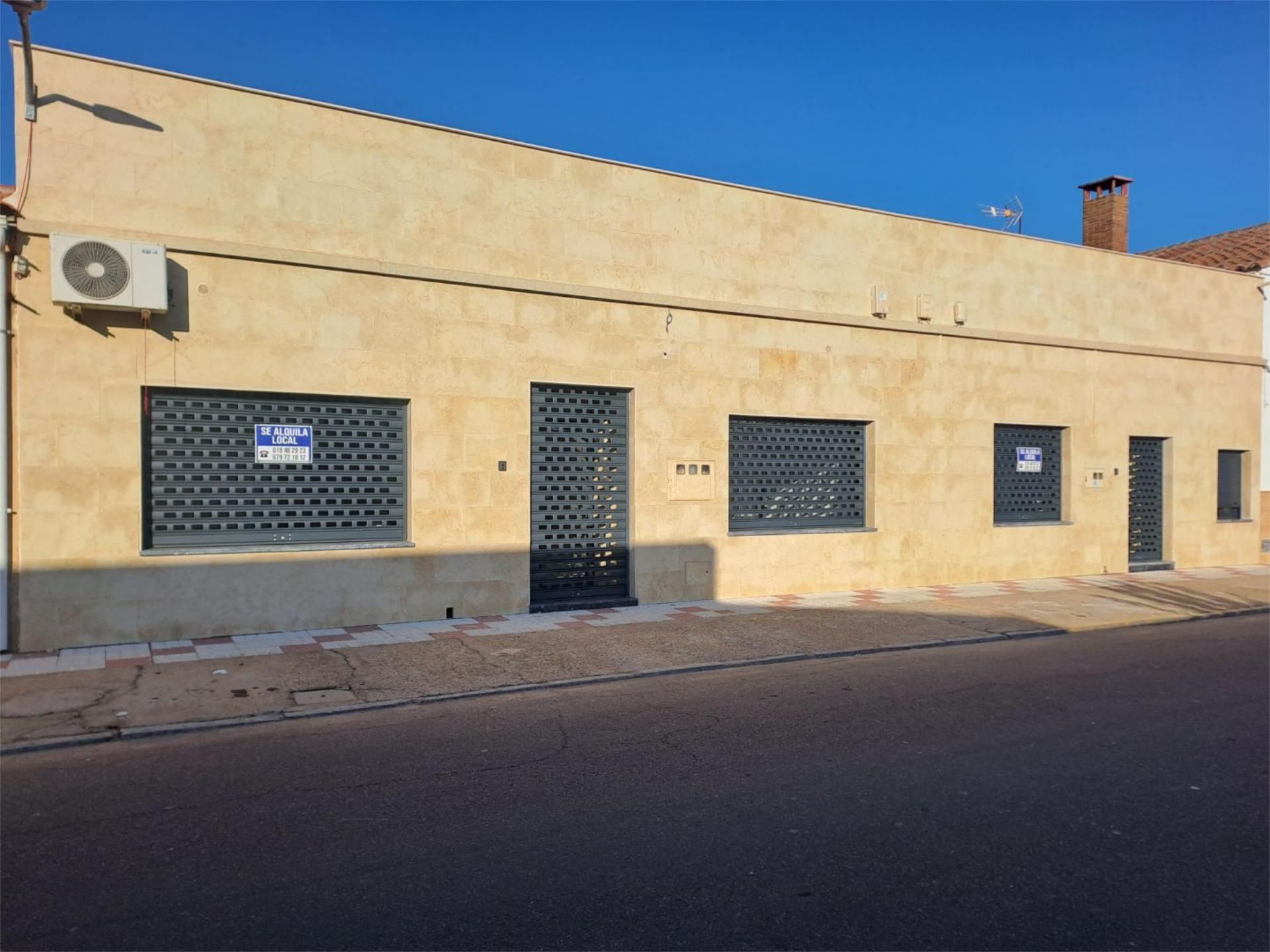 Vista exterior de Local de lloguer en Villanueva de la Serena amb Aire condicionat i Calefacció
