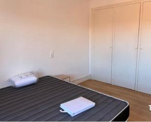 Bedroom of Flat to share in Autol