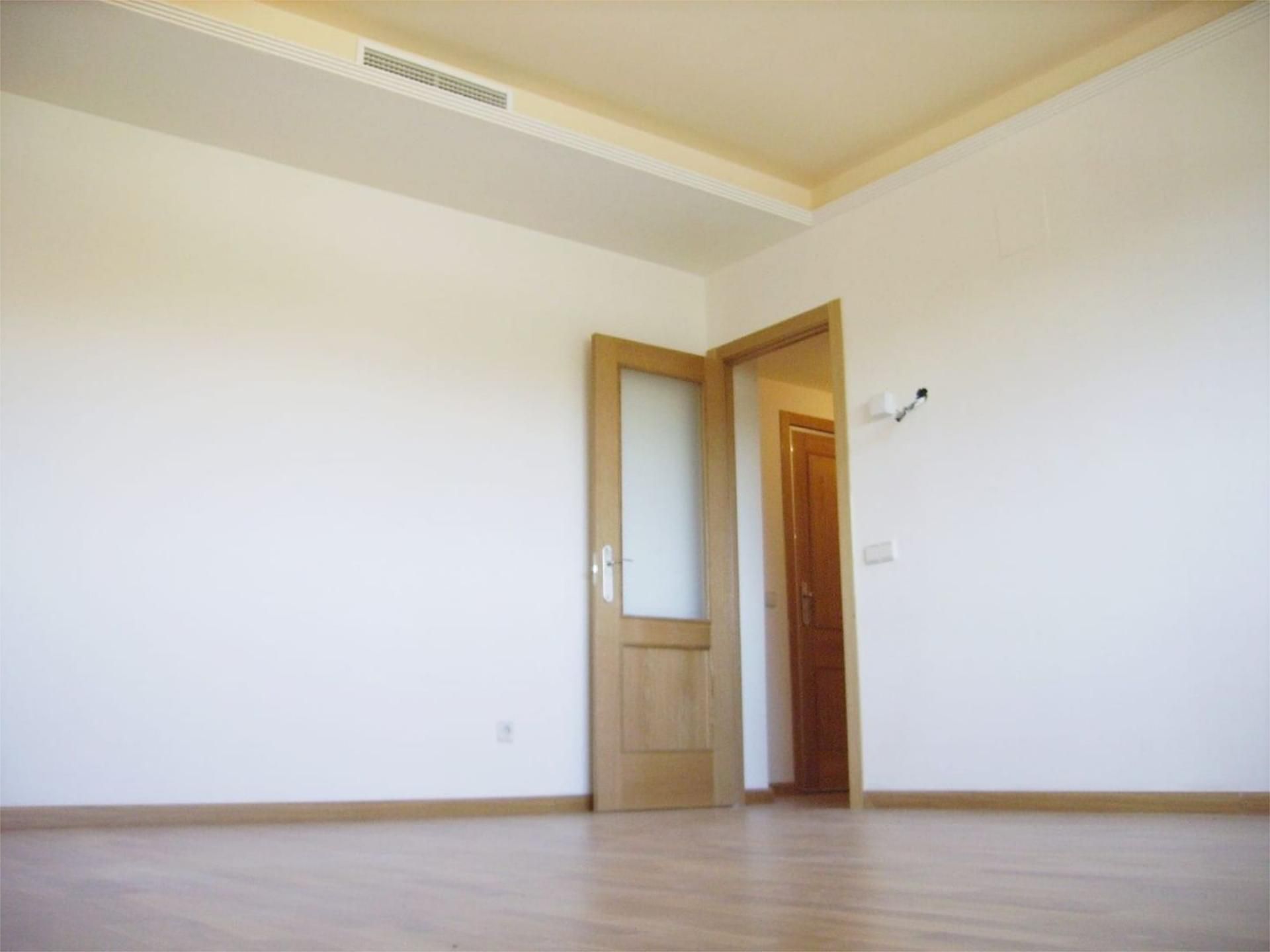Bedroom of Flat to rent in  Madrid Capital  with Air Conditioner, Heating and Parquet flooring