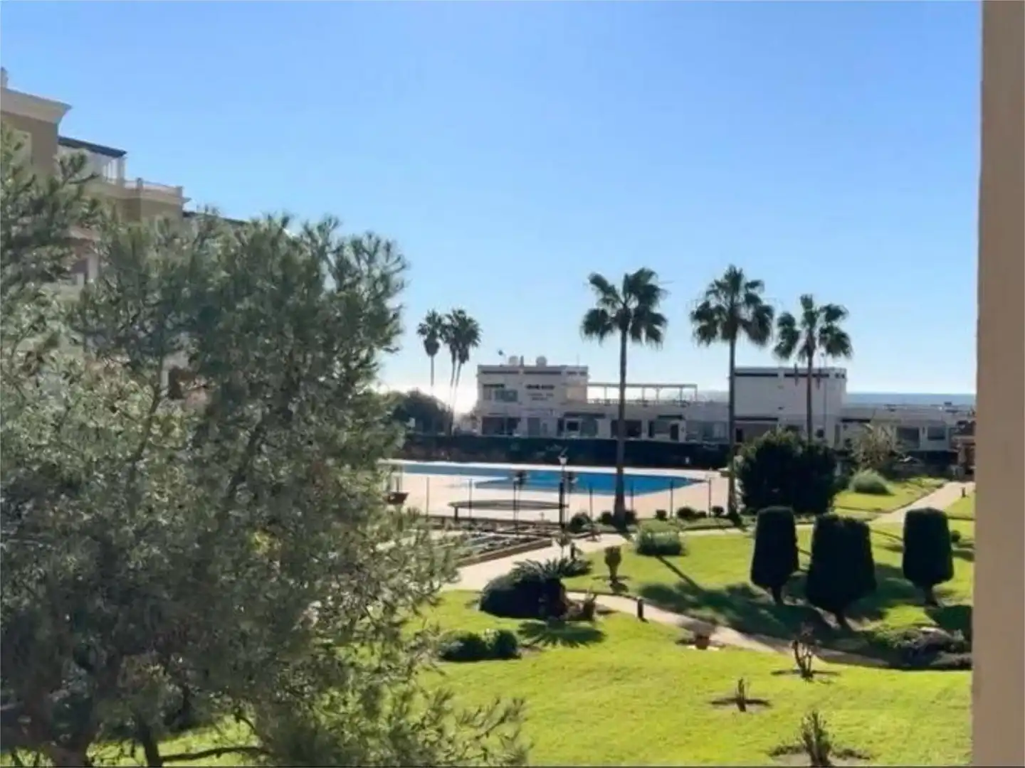 Außenansicht von Wohnung zur Miete in Ayamonte mit Klimaanlage, Heizung und Privatgarten