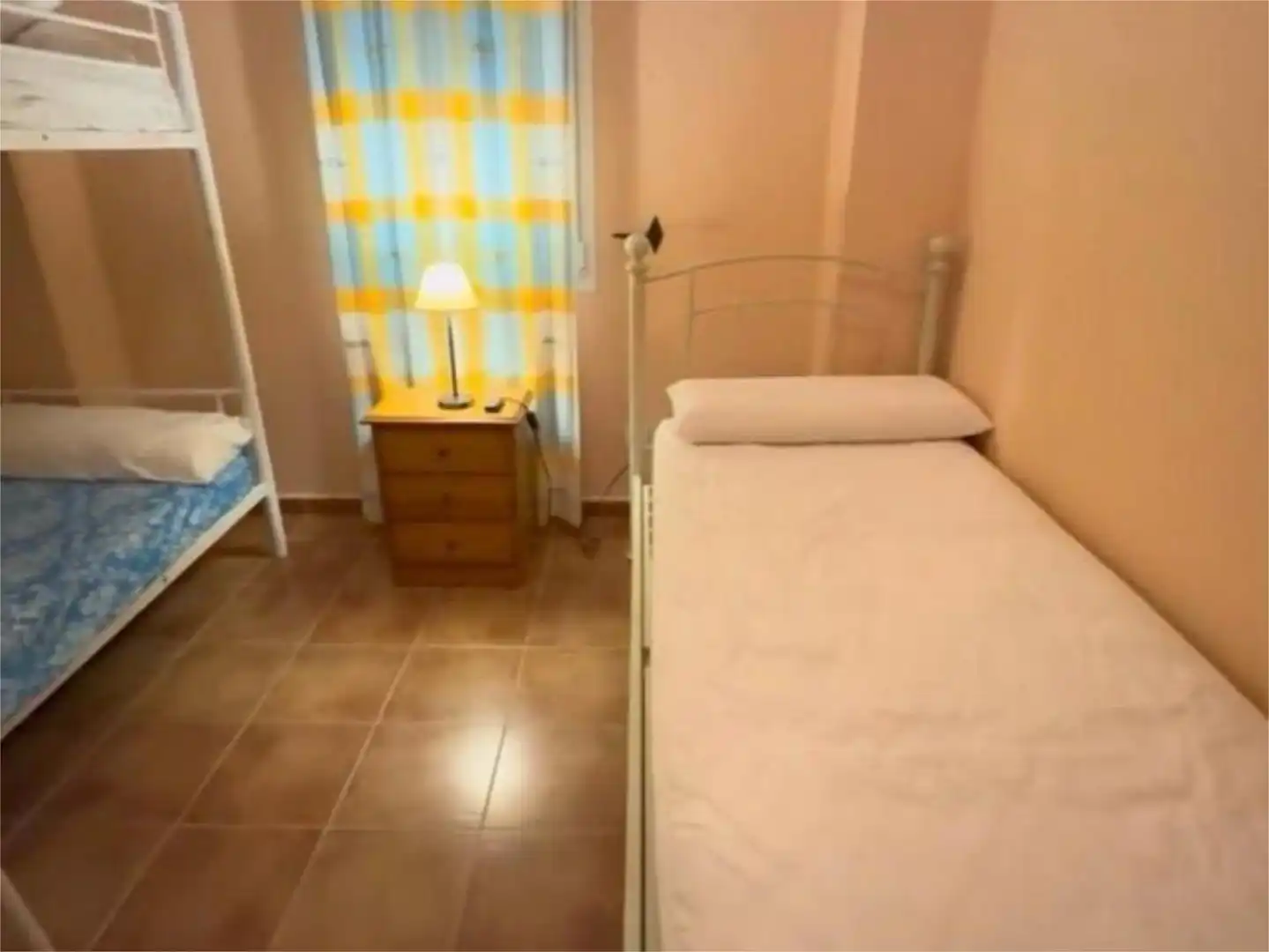 Schlafzimmer von Wohnung zur Miete in Ayamonte mit Klimaanlage, Heizung und Privatgarten