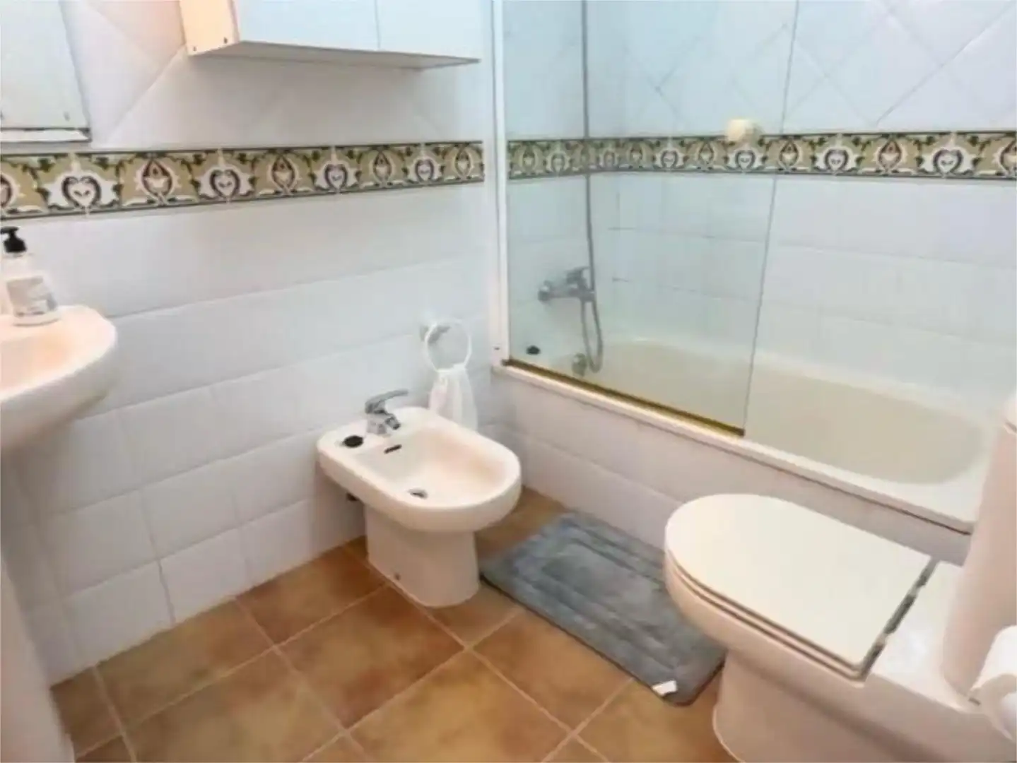 Badezimmer von Wohnung zur Miete in Ayamonte mit Klimaanlage, Heizung und Privatgarten