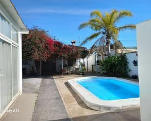 Piscina de Casa o xalet en venda en Chiclana de la Frontera amb Aire condicionat, Traster i Piscina