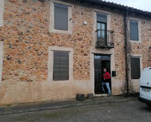 Vista exterior de Casa o xalet en venda en Castrocalbón amb Balcó